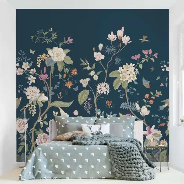 Markenprodukt Illustrierte Blumen Chinoiserie auf Dunkelblau                               Fototapete – Vlies Smart