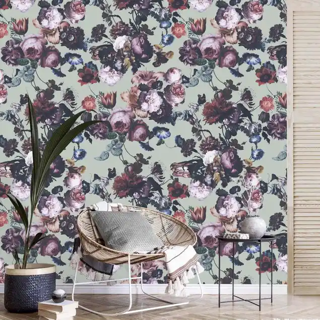 Altmeisterliche Blüten mit Tulpen und Rosen auf Grün                               Fototapete – Vlies Smart Kostenloser Rückversand