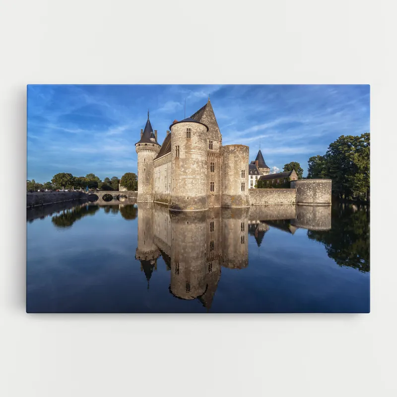 Aktuell Leinwandbild Castle Chateau De Sullysurloire