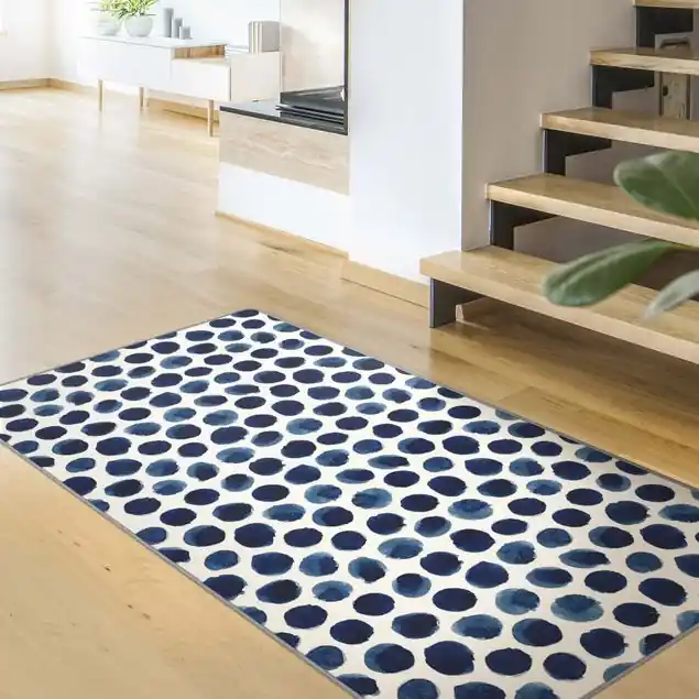 Aktuell Große Aquarell Polkadots in Indigo                               Teppich
