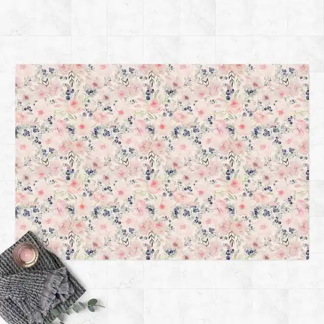 Zertifiziert Rosa Rosen mit Blaubeeren vor Weiß Kork-Teppich