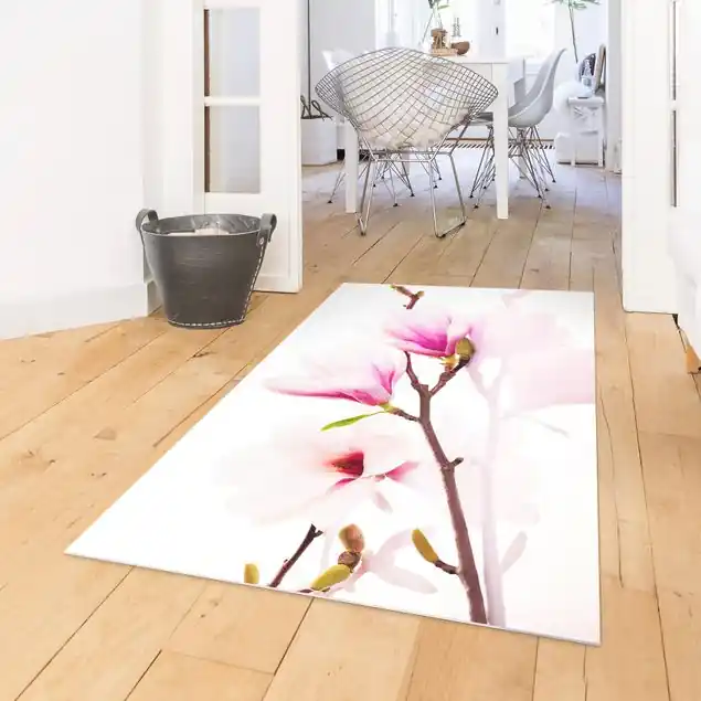 Zarter Magnolienzweig Vinylteppich Geprüft