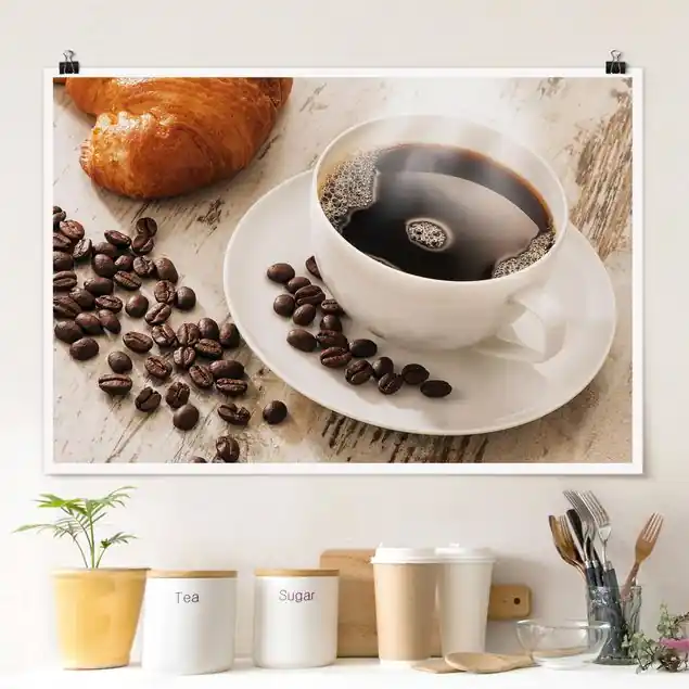 Abverkauf Dampfende Kaffeetasse mit Kaffeebohnen