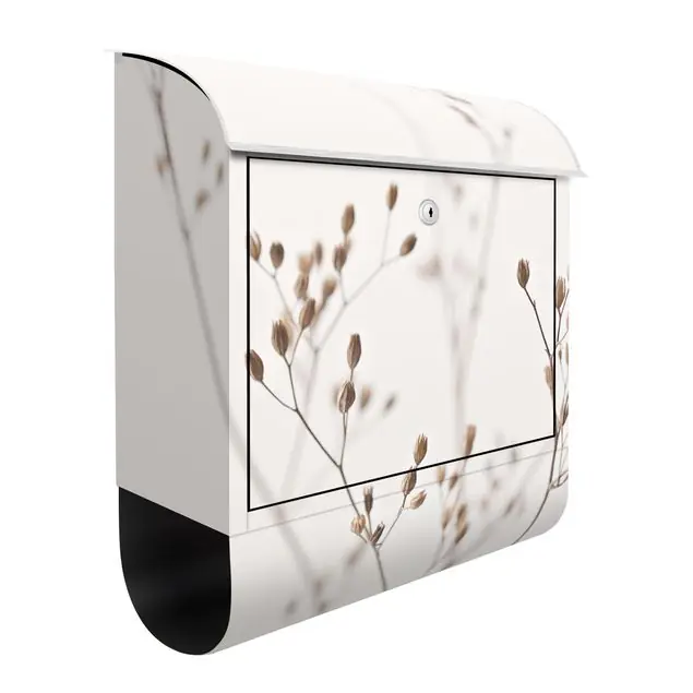 Zarte Knospen am Wildblumenzweig Briefkasten Markenware